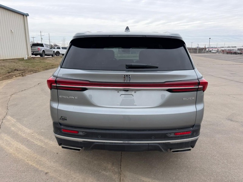 Buick Enclave Vehicle Full-screen Gallery Image 4