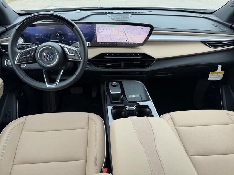 Buick Enclave Vehicle Full-screen Gallery Image 11