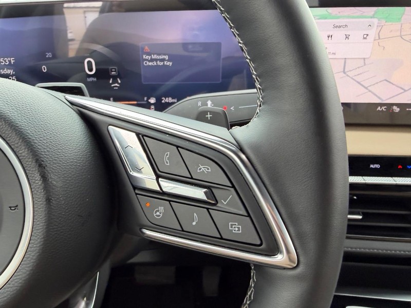 Buick Enclave Vehicle Full-screen Gallery Image 14