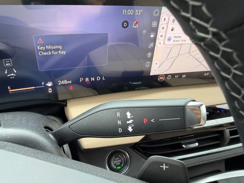 Buick Enclave Vehicle Full-screen Gallery Image 15