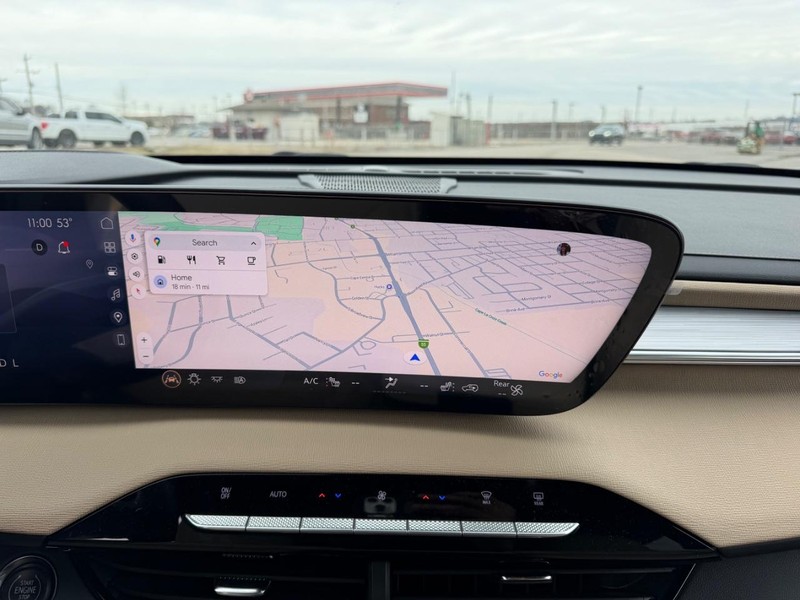 Buick Enclave Vehicle Full-screen Gallery Image 16