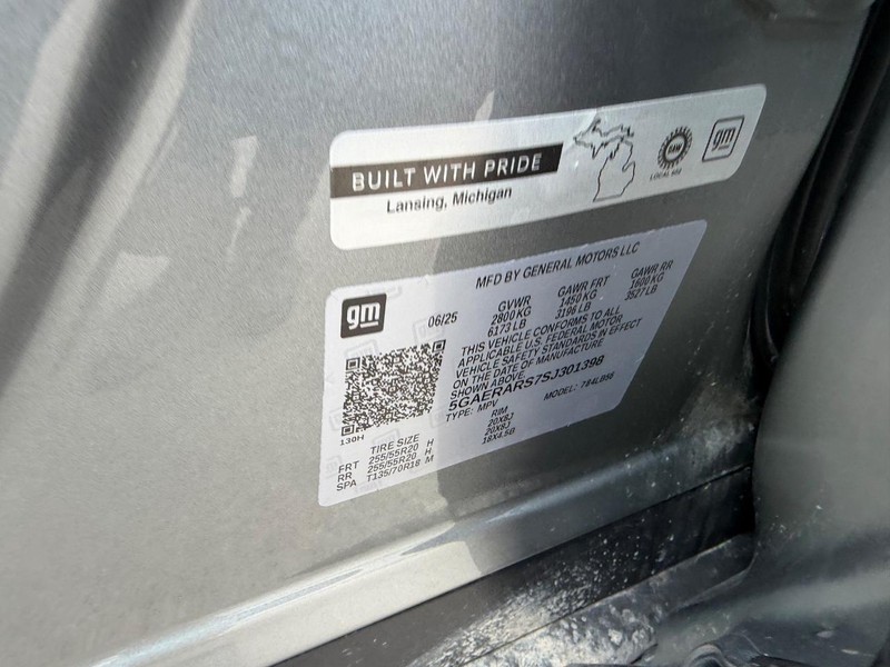 Buick Enclave Vehicle Full-screen Gallery Image 24