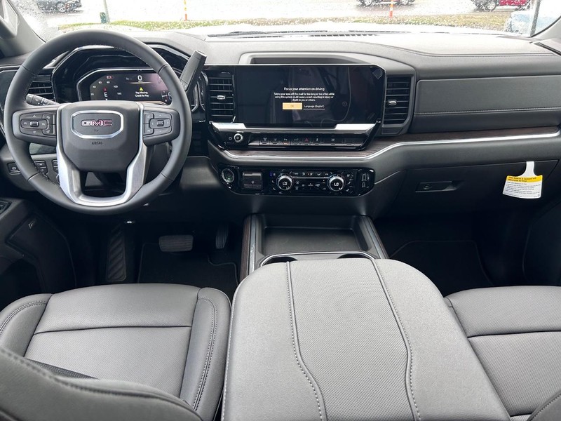 GMC Sierra 2500HD Vehicle Full-screen Gallery Image 7