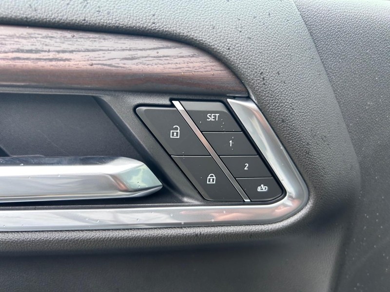 GMC Sierra 2500HD Vehicle Full-screen Gallery Image 15