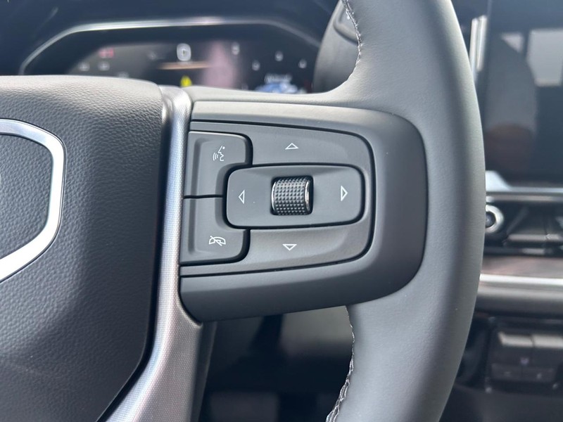 GMC Sierra 2500HD Vehicle Full-screen Gallery Image 10