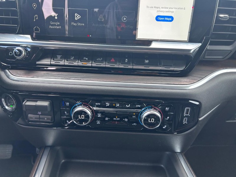 GMC Sierra 2500HD Vehicle Full-screen Gallery Image 12