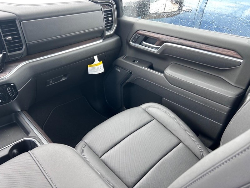 GMC Sierra 2500HD Vehicle Full-screen Gallery Image 13