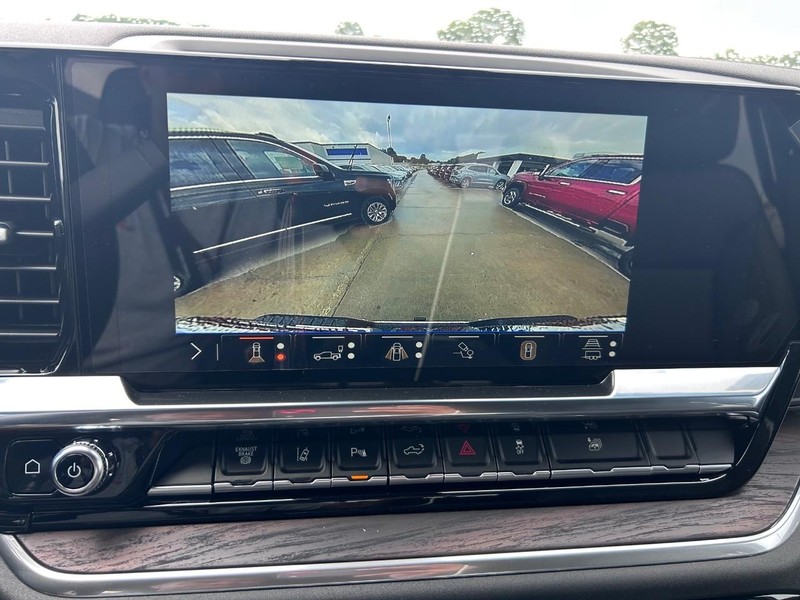 GMC Sierra 2500HD Vehicle Full-screen Gallery Image 16