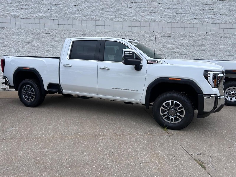 GMC Sierra 2500HD Vehicle Full-screen Gallery Image 2