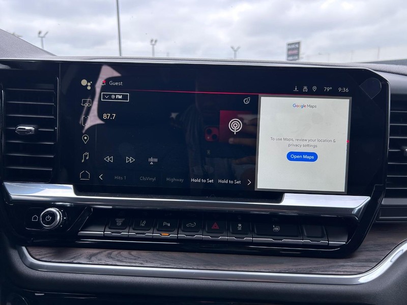 GMC Sierra 2500HD Vehicle Full-screen Gallery Image 11