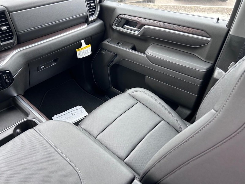 GMC Sierra 2500HD Vehicle Full-screen Gallery Image 13