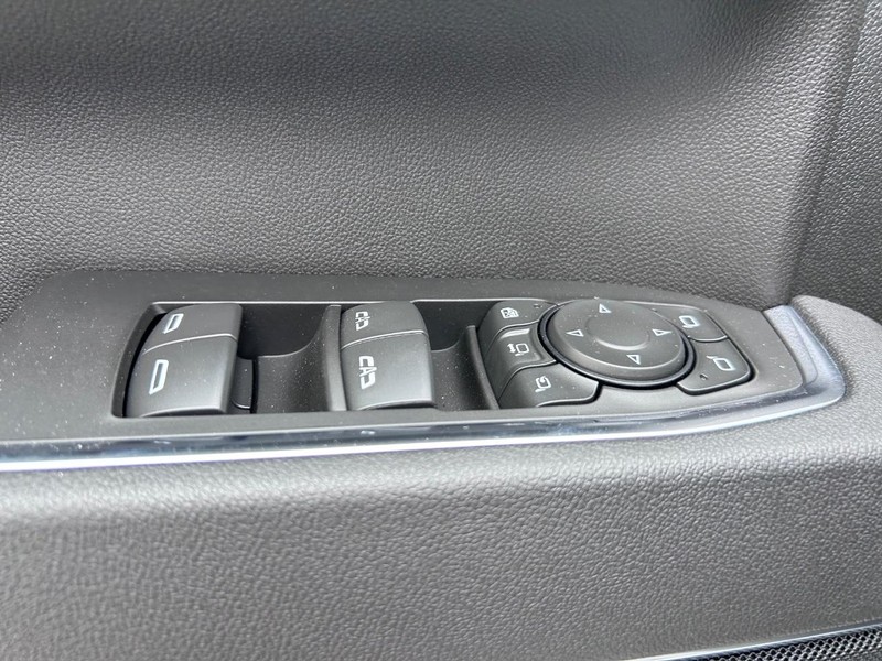 GMC Sierra 2500HD Vehicle Full-screen Gallery Image 14