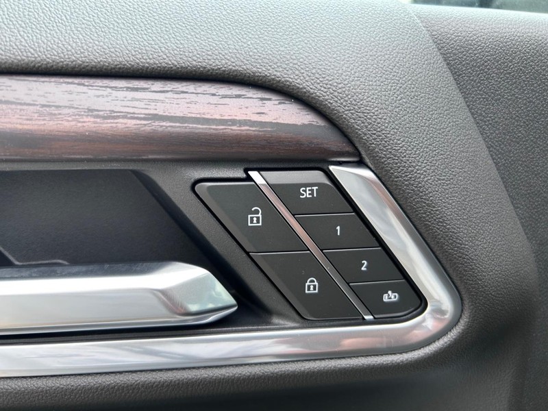 GMC Sierra 2500HD Vehicle Full-screen Gallery Image 15