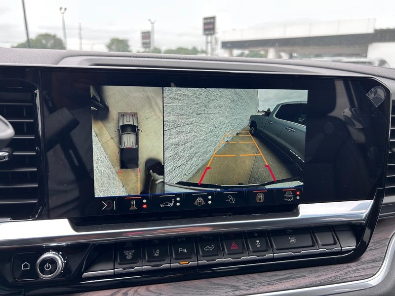 GMC Sierra 2500HD Vehicle Full-screen Gallery Image 18