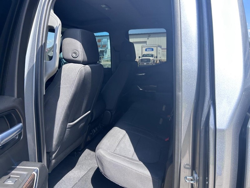 GMC Sierra 1500 Vehicle Full-screen Gallery Image 7