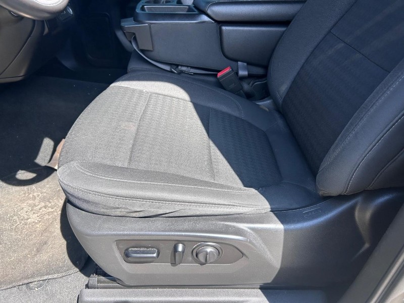 GMC Sierra 1500 Vehicle Full-screen Gallery Image 16