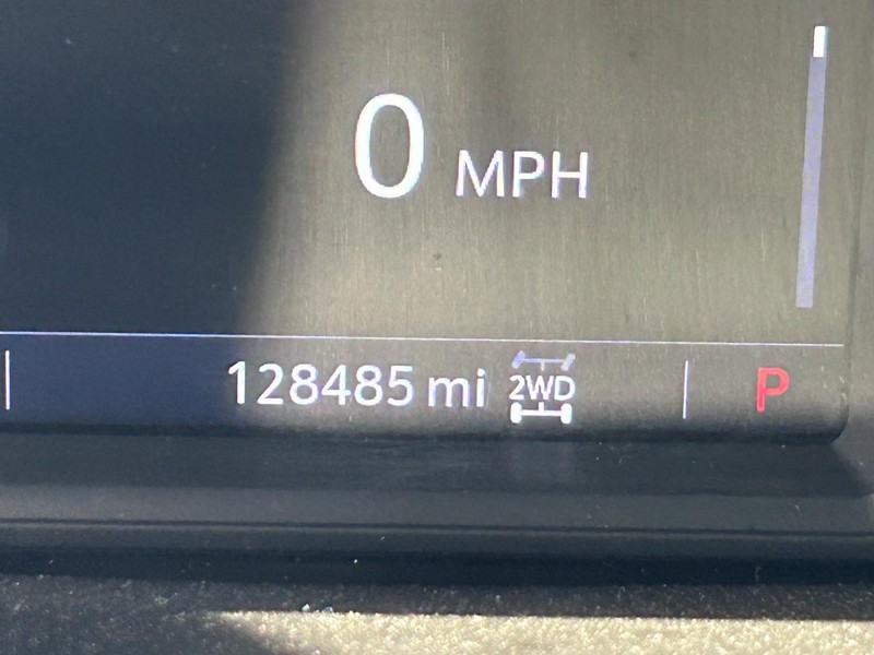 GMC Sierra 1500 Vehicle Full-screen Gallery Image 17