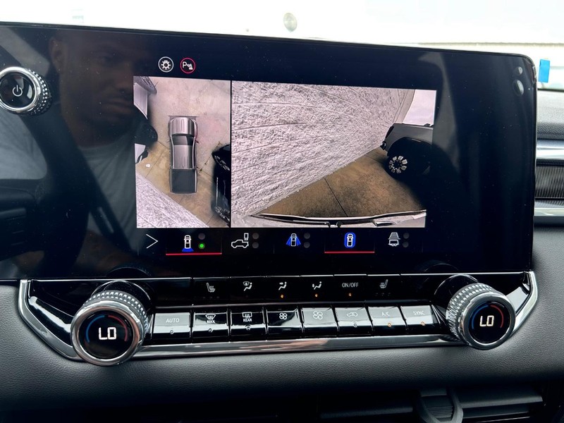 GMC Canyon Vehicle Full-screen Gallery Image 19