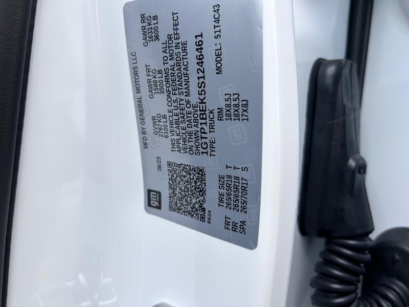 GMC Canyon Vehicle Full-screen Gallery Image 20