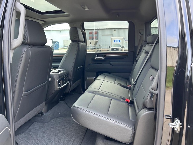 GMC Sierra 2500HD Vehicle Full-screen Gallery Image 7