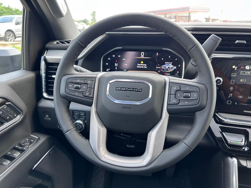 GMC Sierra 2500HD Vehicle Full-screen Gallery Image 10