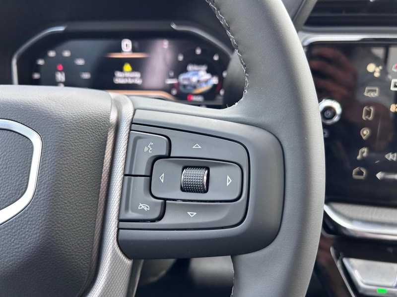 GMC Sierra 2500HD Vehicle Full-screen Gallery Image 12