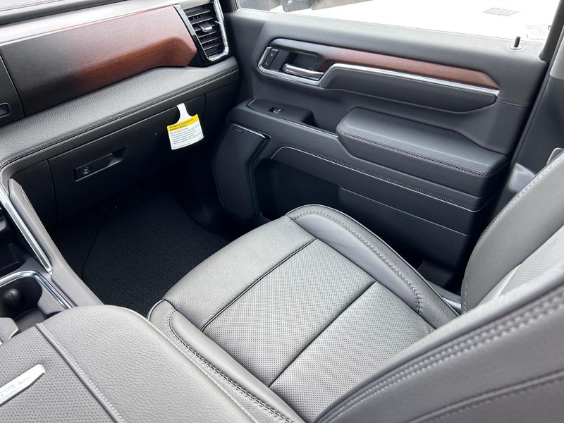 GMC Sierra 2500HD Vehicle Full-screen Gallery Image 15