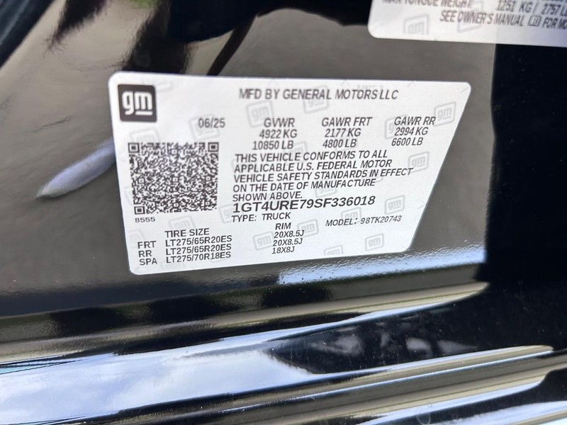 GMC Sierra 2500HD Vehicle Full-screen Gallery Image 21