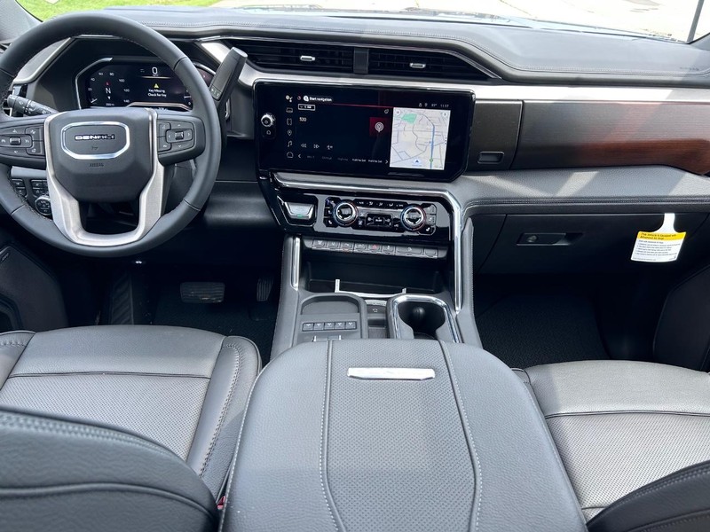 GMC Sierra 3500HD Vehicle Full-screen Gallery Image 9