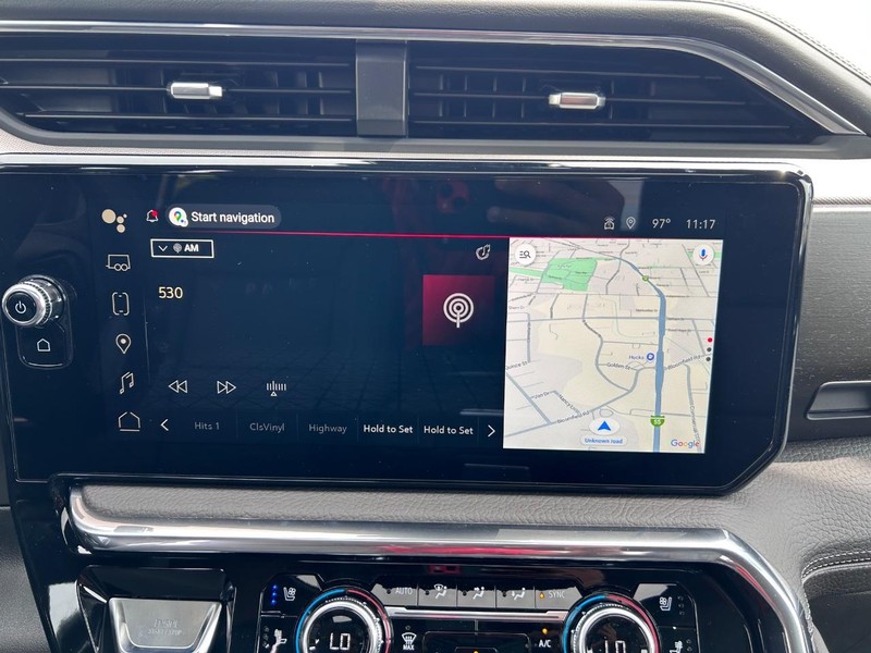 GMC Sierra 3500HD Vehicle Full-screen Gallery Image 13