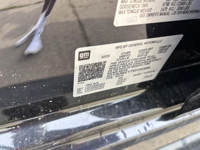 GMC Sierra 3500HD Vehicle Full-screen Gallery Image 21