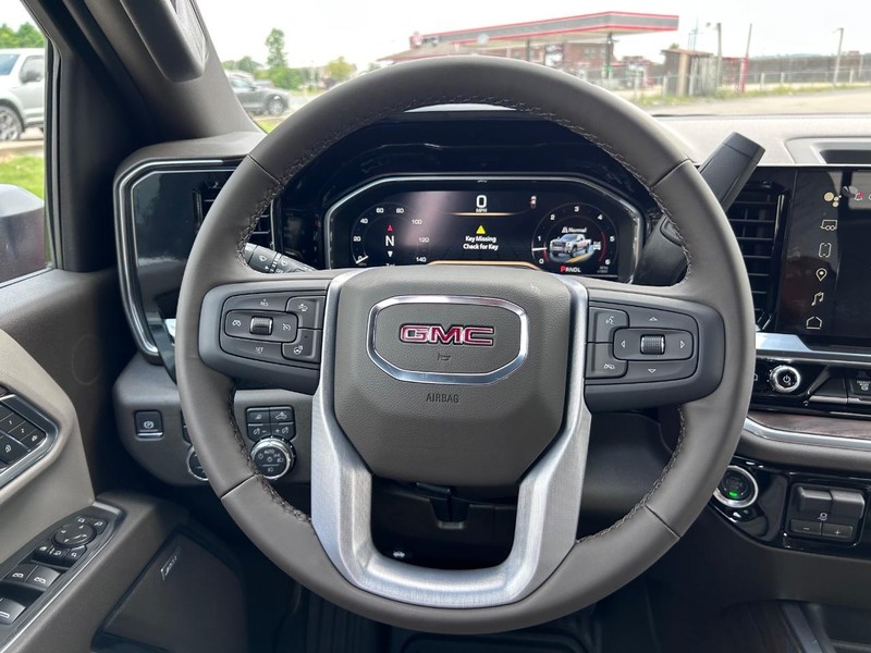 GMC Sierra 3500HD Vehicle Full-screen Gallery Image 9