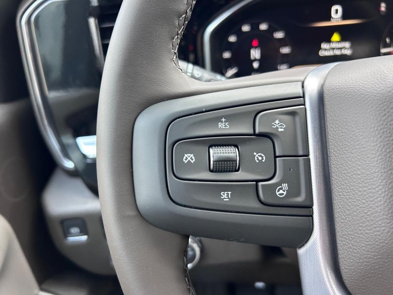 GMC Sierra 3500HD Vehicle Full-screen Gallery Image 10