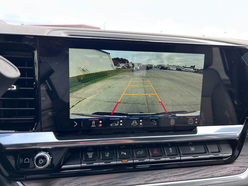 GMC Sierra 3500HD Vehicle Full-screen Gallery Image 19