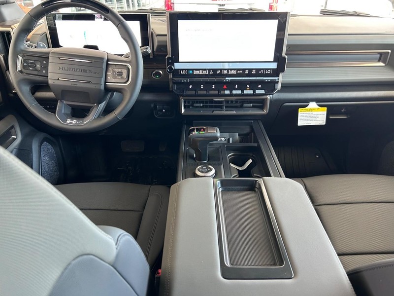 GMC HUMMER EV SUV Vehicle Full-screen Gallery Image 10