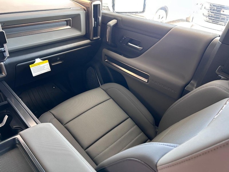 GMC HUMMER EV SUV Vehicle Full-screen Gallery Image 17