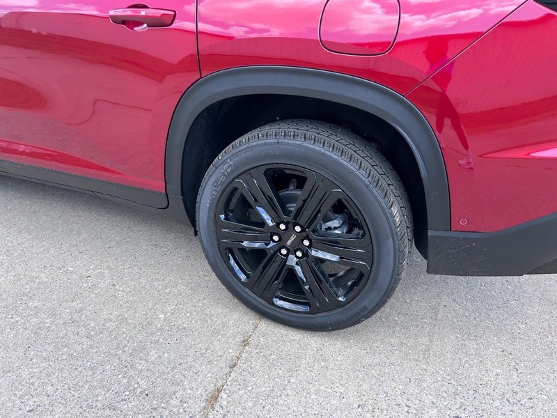 GMC Acadia Vehicle Full-screen Gallery Image 7