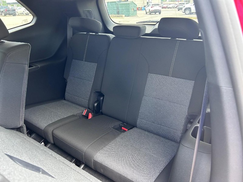 GMC Acadia Vehicle Full-screen Gallery Image 9