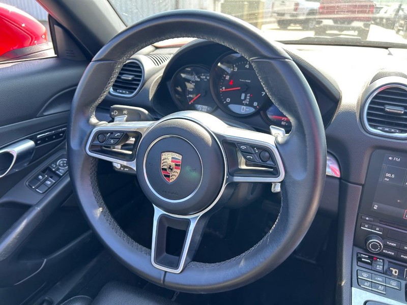 Porsche 718 Boxster Vehicle Full-screen Gallery Image 12