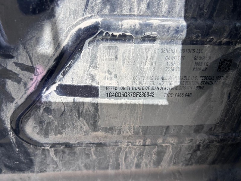 Buick LaCrosse Vehicle Full-screen Gallery Image 20