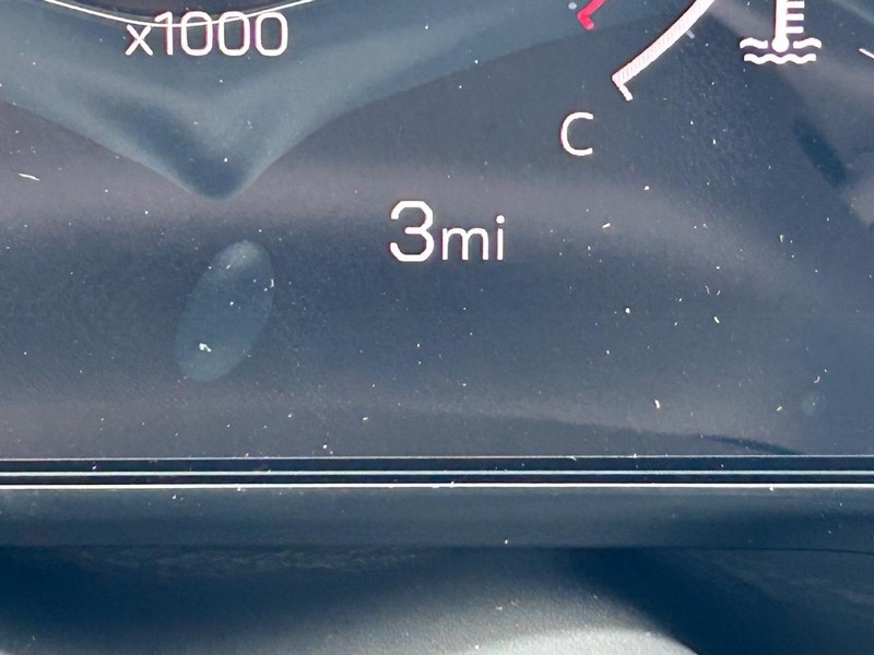 GMC Yukon XL Vehicle Full-screen Gallery Image 23