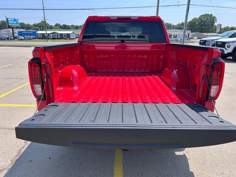 GMC Sierra 1500 Vehicle Full-screen Gallery Image 5