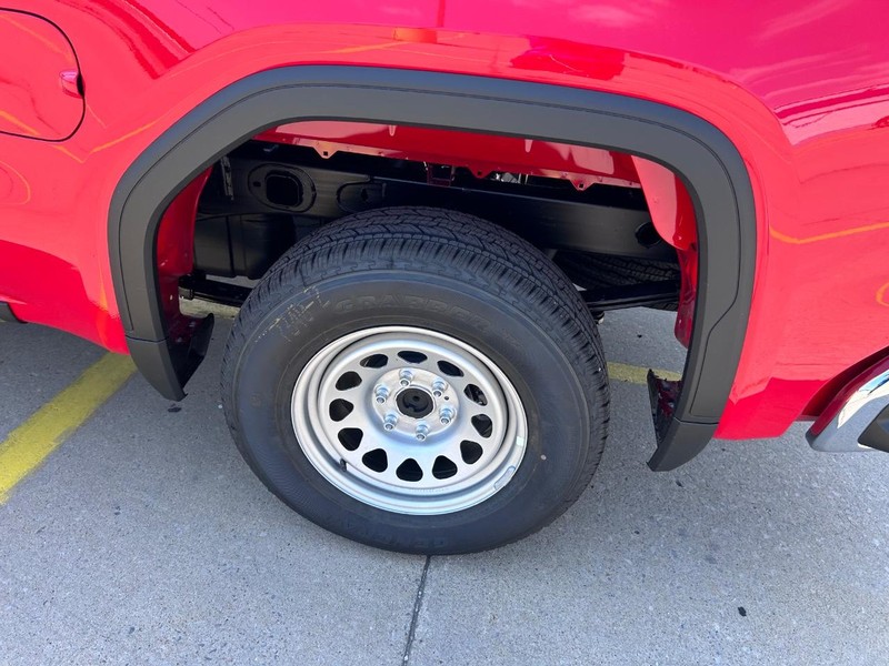 GMC Sierra 1500 Vehicle Full-screen Gallery Image 6