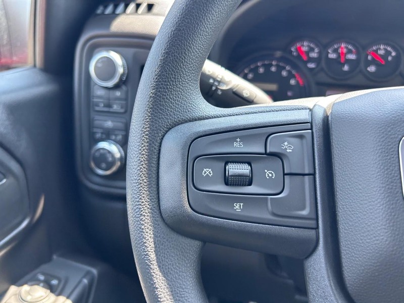 GMC Sierra 1500 Vehicle Full-screen Gallery Image 10