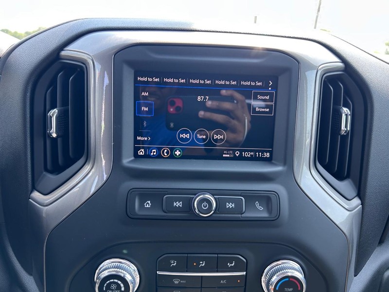 GMC Sierra 1500 Vehicle Full-screen Gallery Image 11