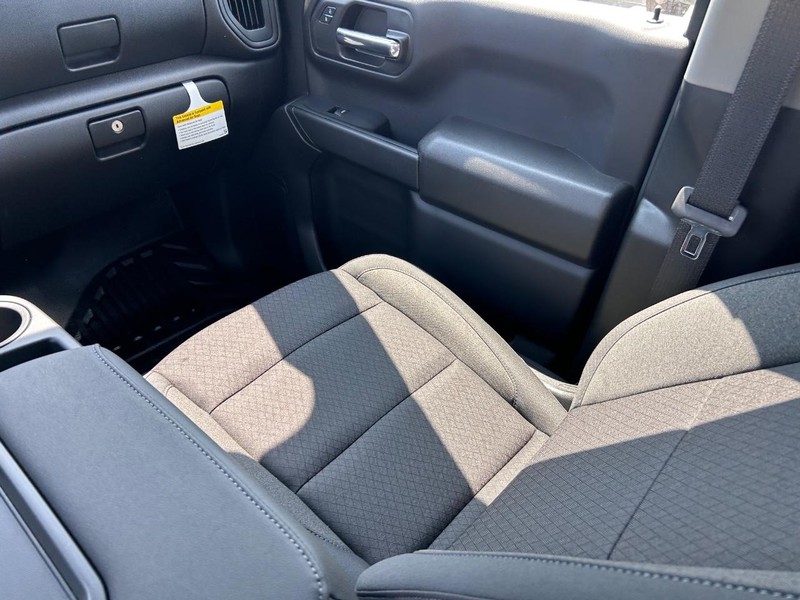 GMC Sierra 1500 Vehicle Full-screen Gallery Image 13