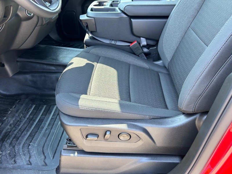 GMC Sierra 1500 Vehicle Full-screen Gallery Image 15