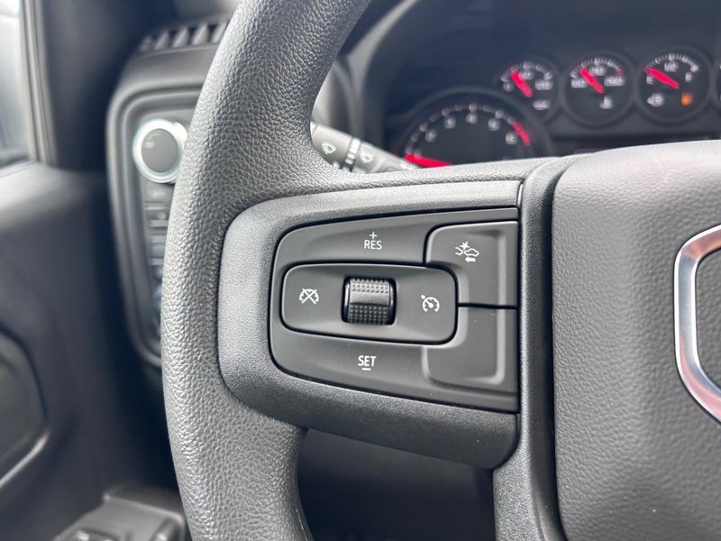 GMC Sierra 1500 Vehicle Full-screen Gallery Image 9