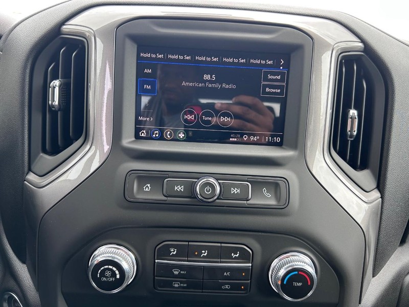 GMC Sierra 1500 Vehicle Full-screen Gallery Image 10