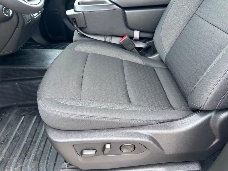 GMC Sierra 1500 Vehicle Full-screen Gallery Image 14